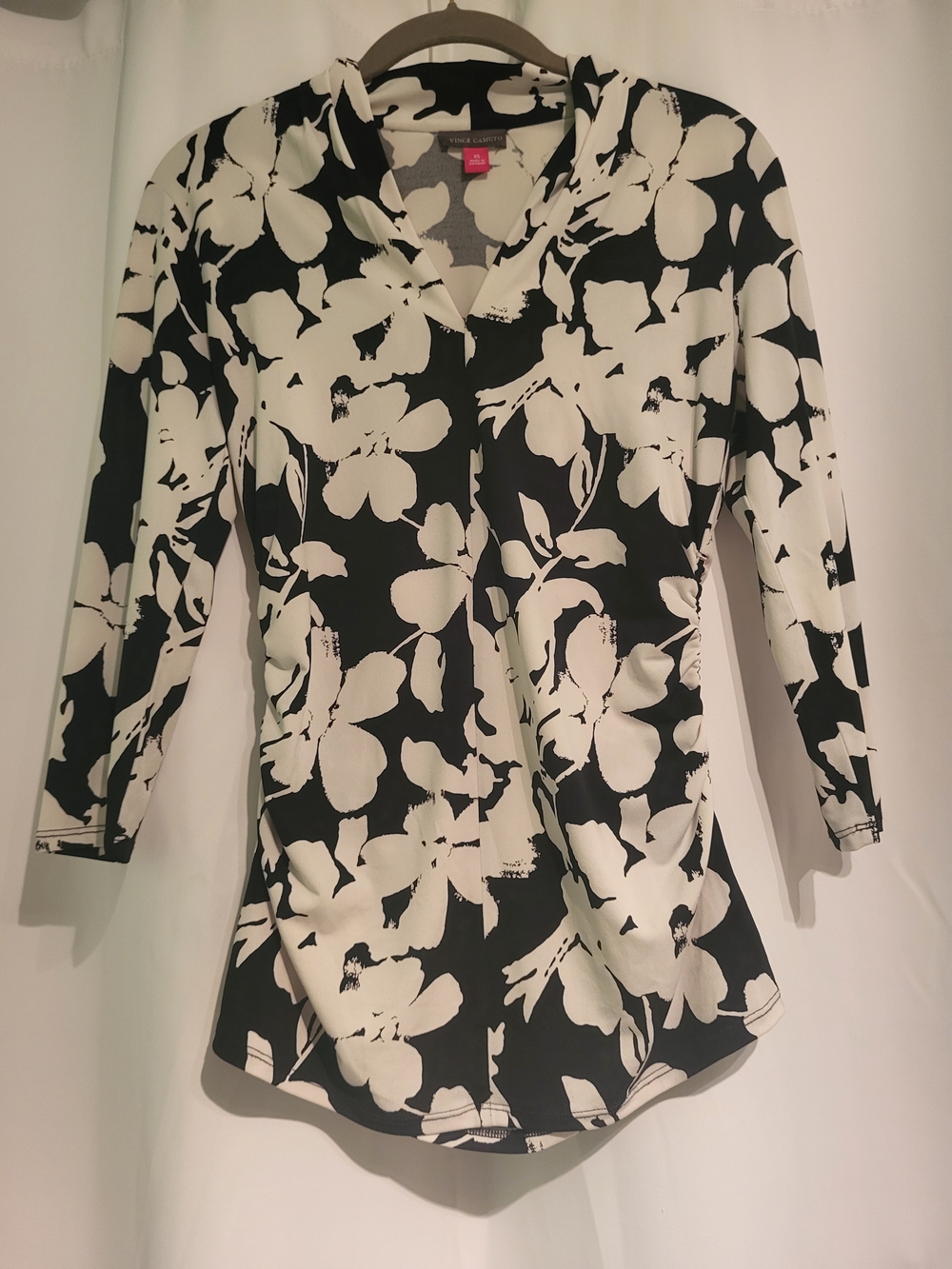 Vince Camuto Black and White Floral V-Neck Tunic